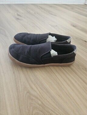 Splay Freestyle Canvas Slip On Black With Gum Sole